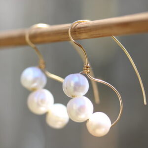 Reproduction Pearl Earrings from Imperial Roman Times - 3-Pearl Version - the Golden Schelle